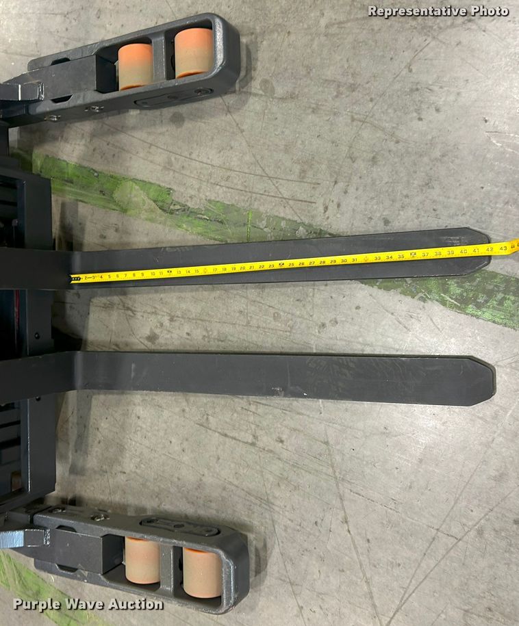 image for item ND9906 2023 Linde R17SX reach truck