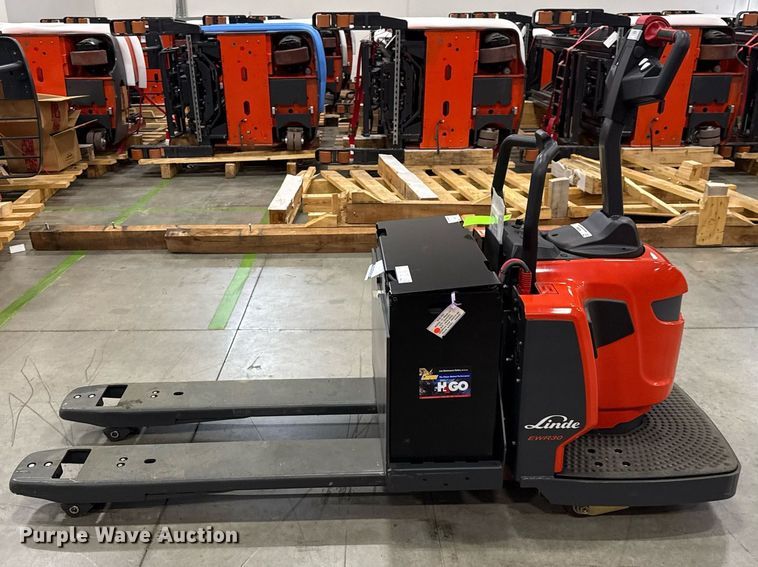 image for item ND9909 2023 Linde EWR30 pallet jack