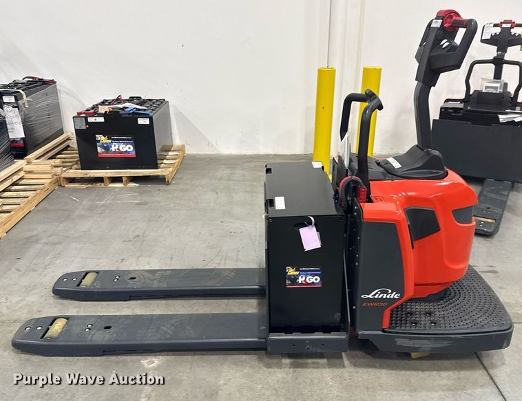 image for item ND9911 2023 Linde EWR30 pallet jack