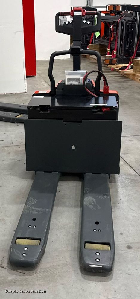 image for item ND9914 2023 Linde EWR30 pallet jack