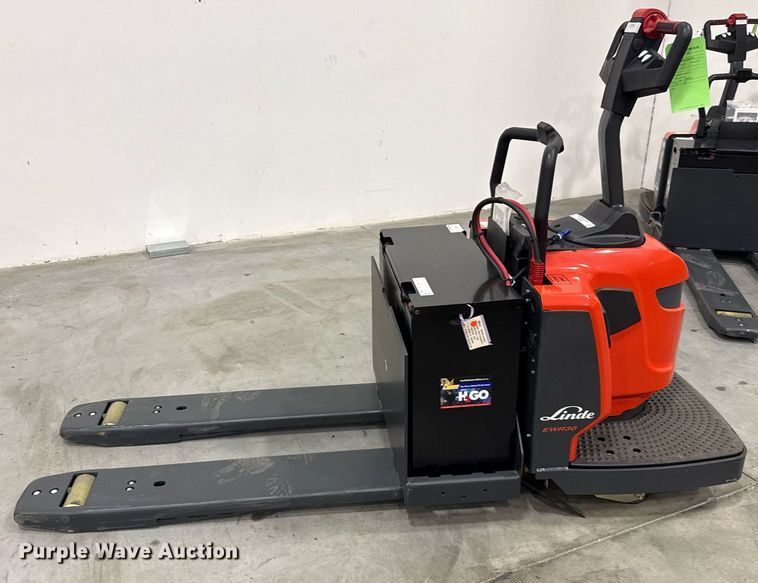 image for item ND9914 2023 Linde EWR30 pallet jack