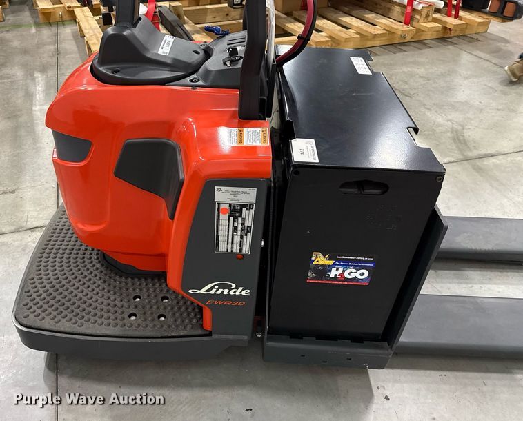 image for item ND9914 2023 Linde EWR30 pallet jack