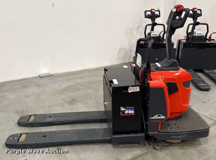 image for item ND9915 2023 Linde EWR30 pallet jack
