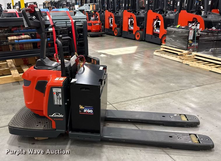 image for item ND9916 2023 Linde EWR30 pallet jack