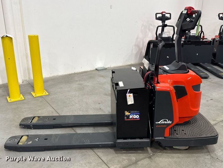 image for item ND9916 2023 Linde EWR30 pallet jack