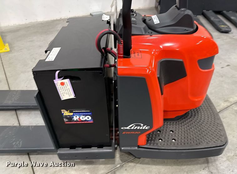 image for item ND9916 2023 Linde EWR30 pallet jack