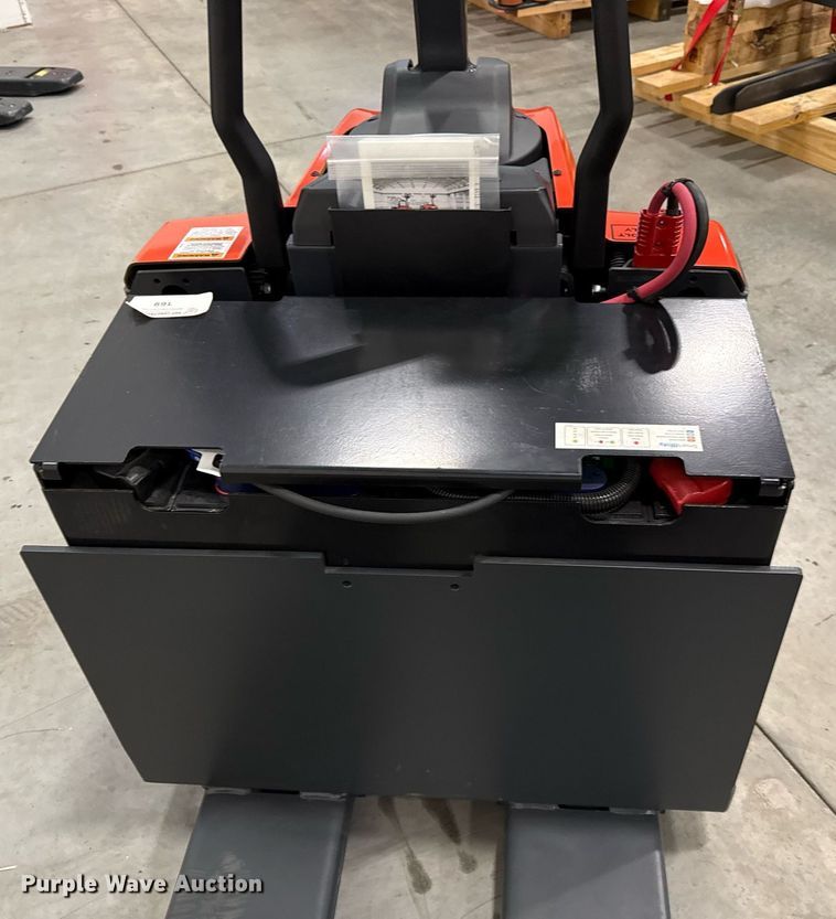 image for item ND9916 2023 Linde EWR30 pallet jack