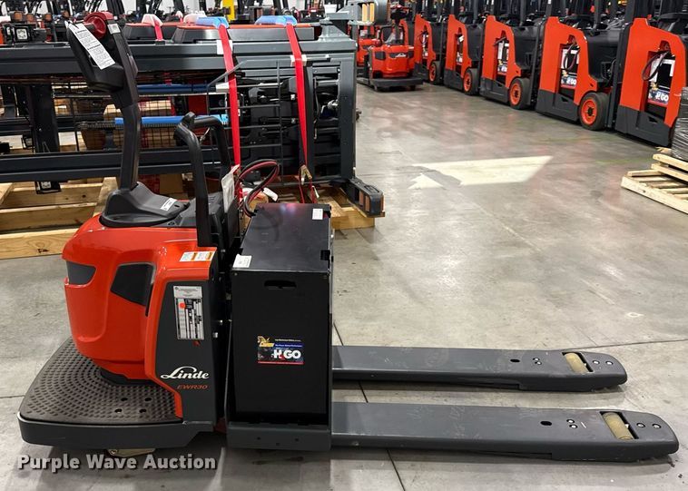 image for item ND9917 2023 Linde EWR30 pallet jack