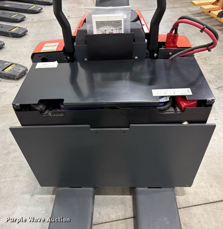 image for item ND9917 2023 Linde EWR30 pallet jack