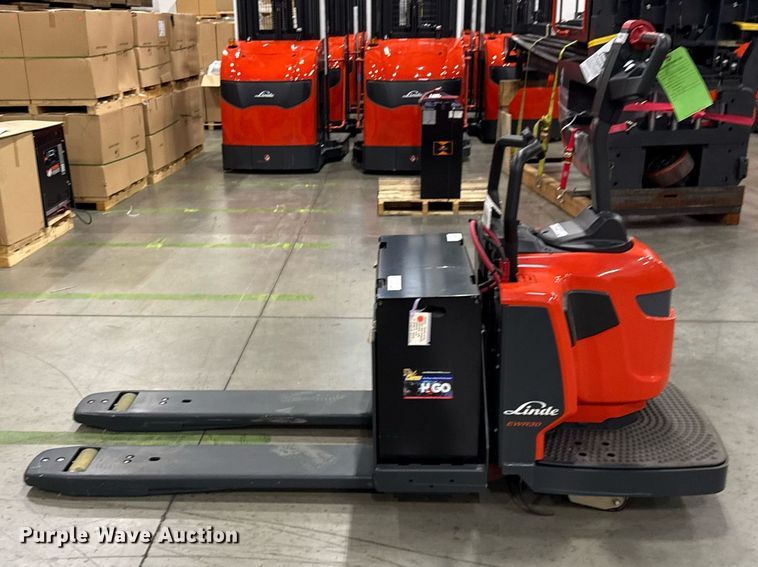 image for item ND9918 2023 Linde EWR30 pallet jack