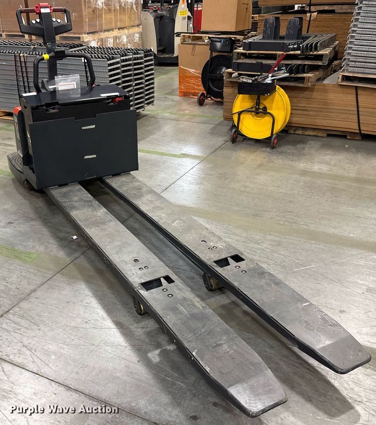 image for item ND9921 2023 Linde EWR40 pallet jack