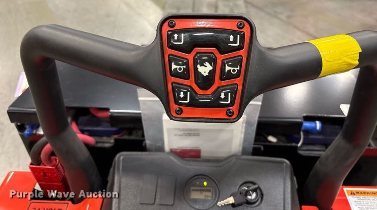 image for item ND9921 2023 Linde EWR40 pallet jack