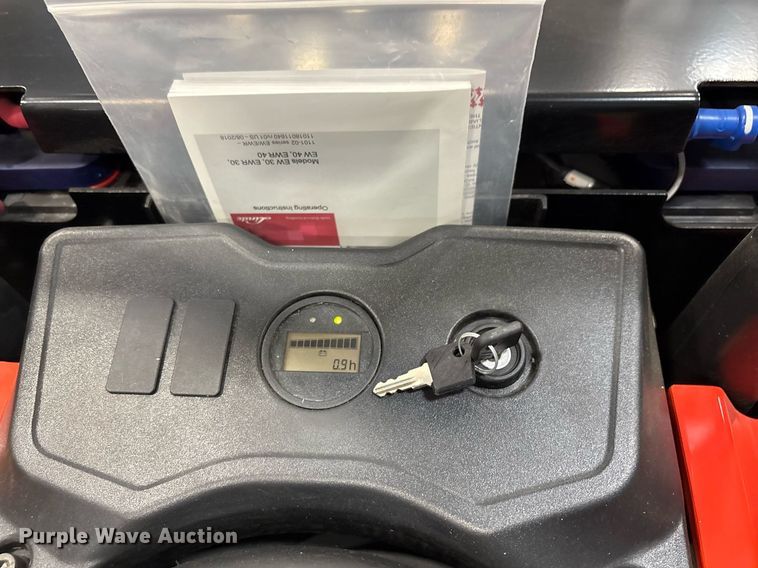 image for item ND9921 2023 Linde EWR40 pallet jack