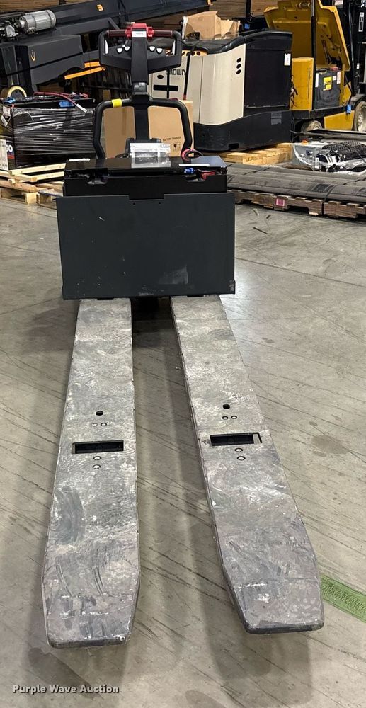 image for item ND9922 2023 Linde EWR40 pallet jack