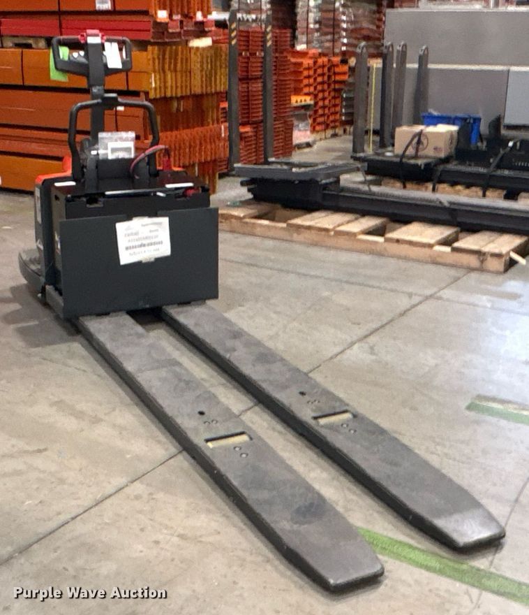 image for item ND9928 2023 Linde EWR40 pallet jack