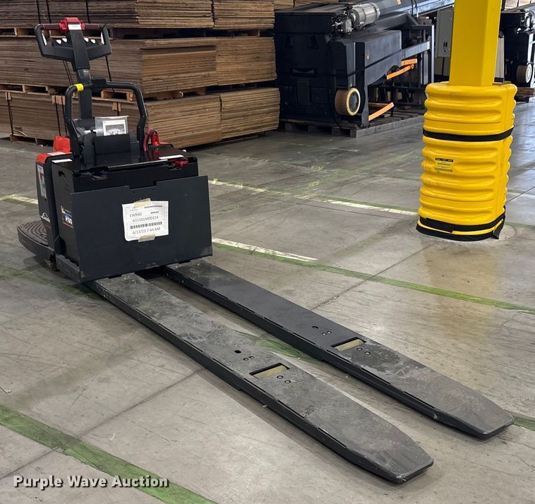 image for item ND9931 2023 Linde EWR40 pallet jack