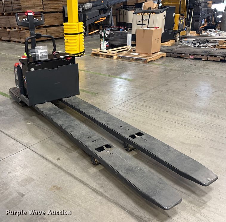 image for item ND9933 2023 Linde EWR40 pallet jack