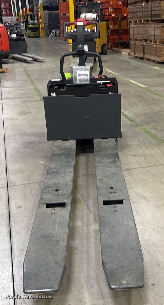 image for item ND9933 2023 Linde EWR40 pallet jack