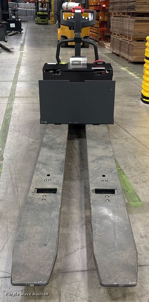 image for item ND9934 2023 Linde EWR40 pallet jack