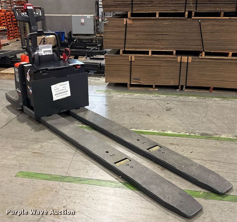 image for item ND9935 2023 Linde EWR40 pallet jack