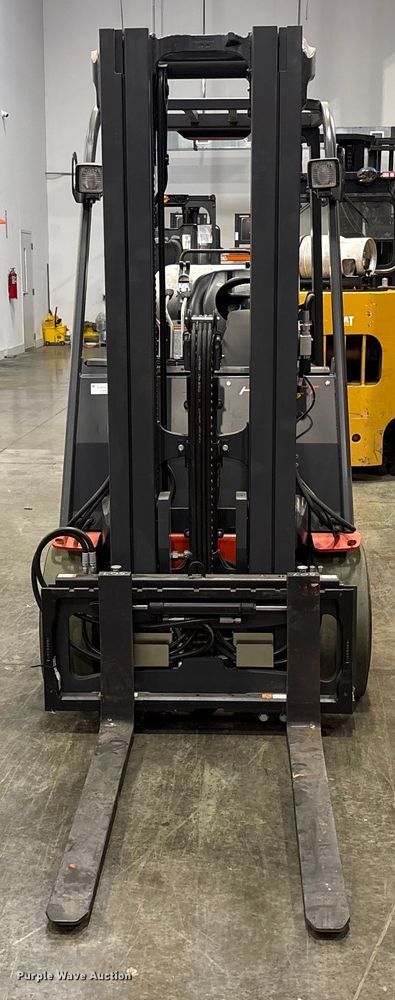 image for item ND9938 2023 Linde HT27CT forklift