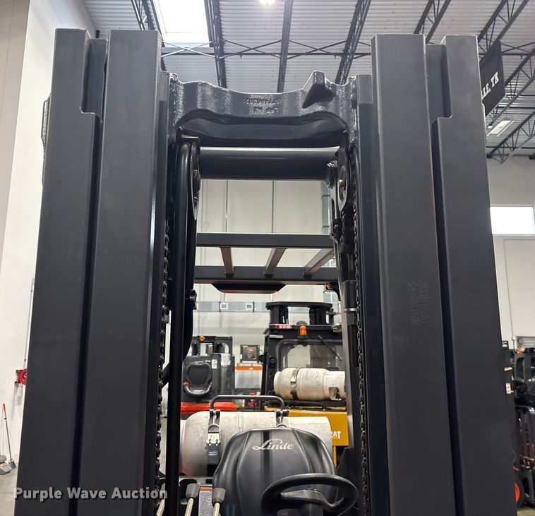 image for item ND9938 2023 Linde HT27CT forklift