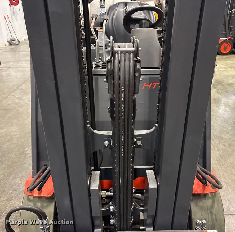 image for item ND9938 2023 Linde HT27CT forklift