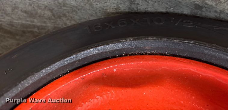 image for item ND9938 2023 Linde HT27CT forklift