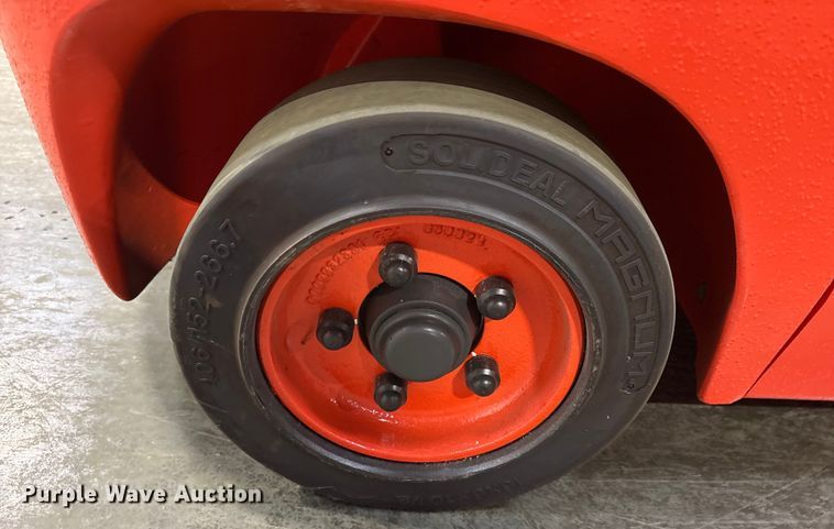 image for item ND9938 2023 Linde HT27CT forklift