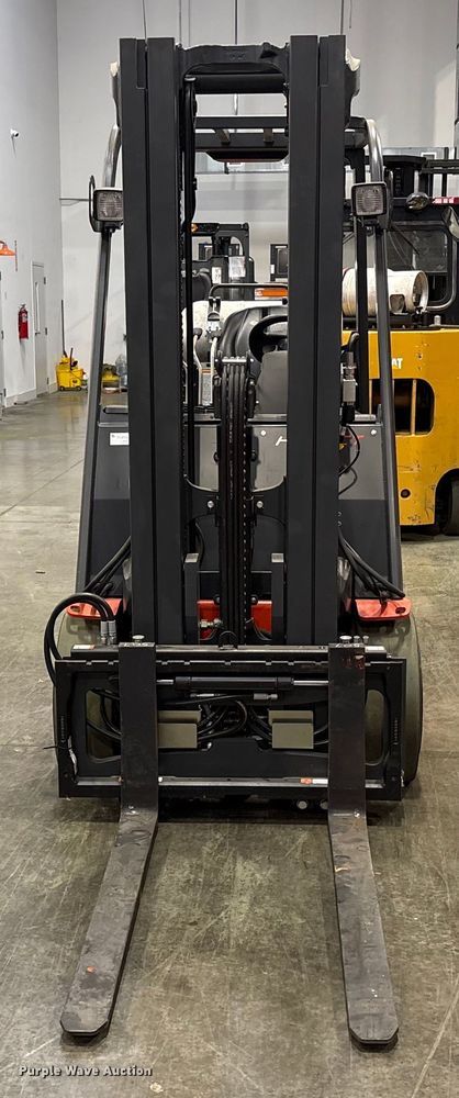 image for item ND9939 2023 Linde HT27CT forklift