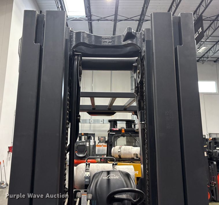 image for item ND9939 2023 Linde HT27CT forklift