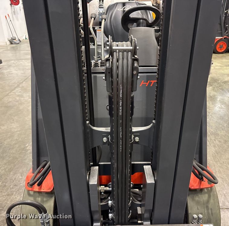 image for item ND9939 2023 Linde HT27CT forklift