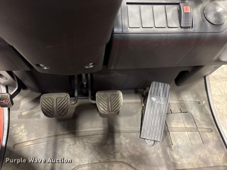 image for item ND9939 2023 Linde HT27CT forklift