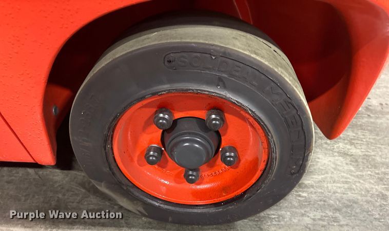 image for item ND9939 2023 Linde HT27CT forklift