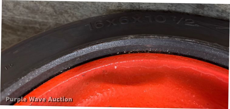 image for item ND9939 2023 Linde HT27CT forklift