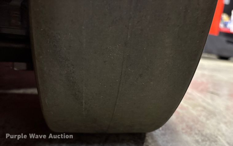 image for item ND9939 2023 Linde HT27CT forklift