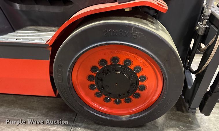 image for item ND9939 2023 Linde HT27CT forklift