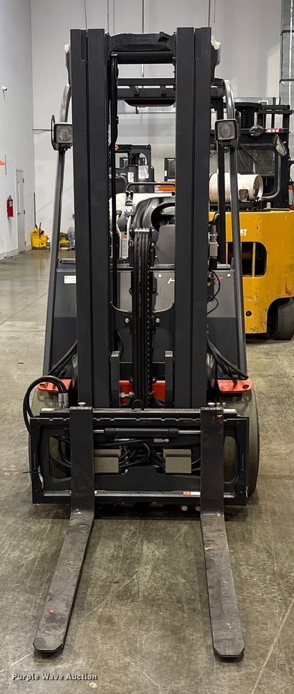 image for item ND9940 2023 Linde HT27CT forklift