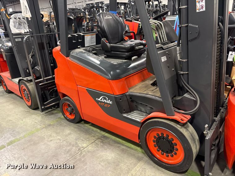 image for item ND9940 2023 Linde HT27CT forklift