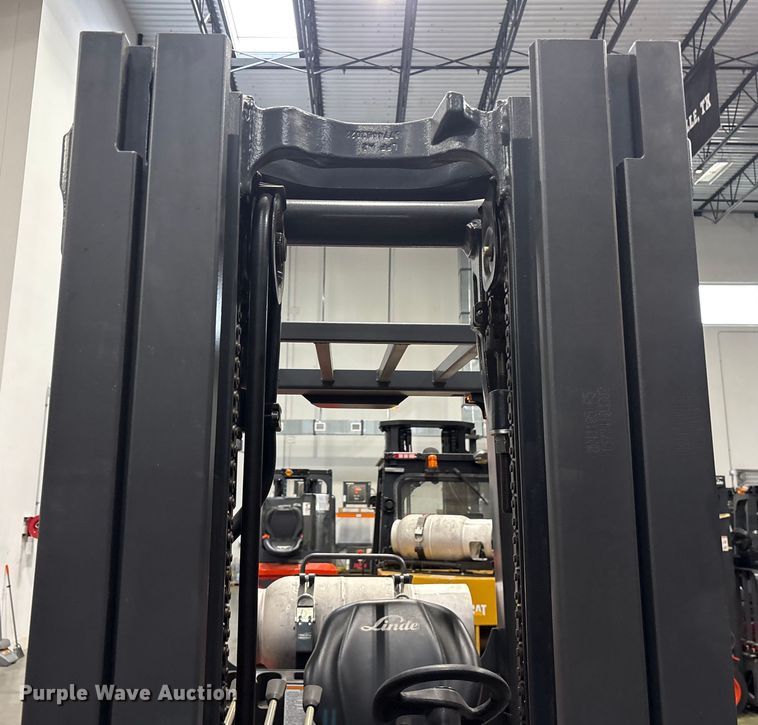 image for item ND9940 2023 Linde HT27CT forklift