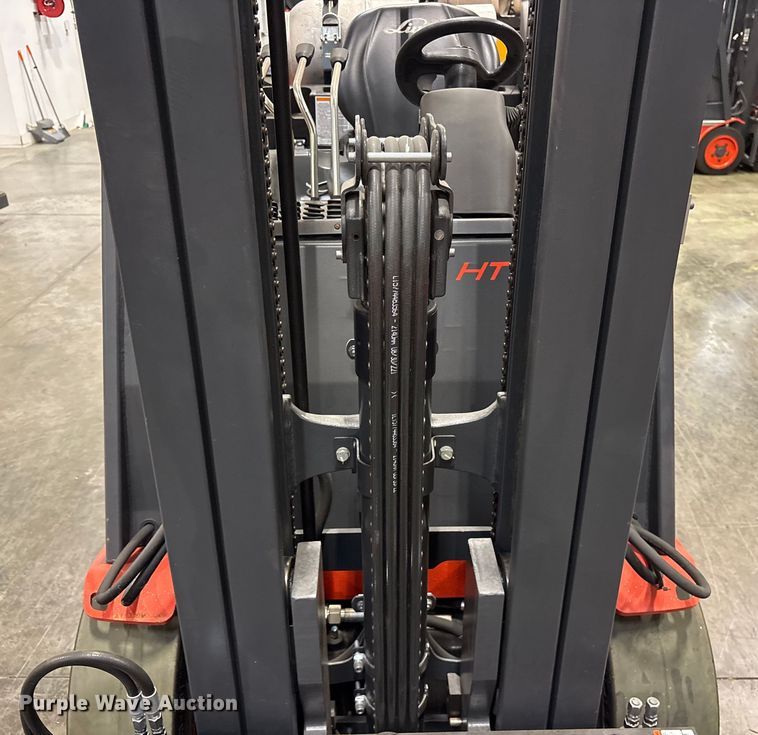 image for item ND9940 2023 Linde HT27CT forklift