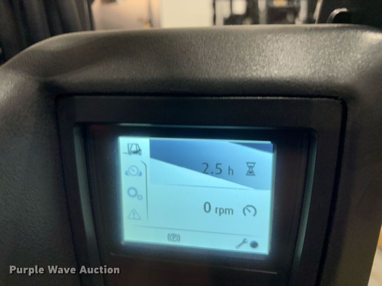 image for item ND9940 2023 Linde HT27CT forklift