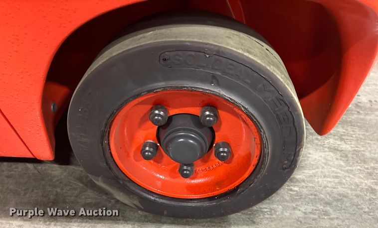 image for item ND9940 2023 Linde HT27CT forklift