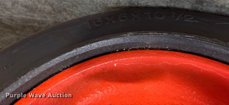 image for item ND9940 2023 Linde HT27CT forklift