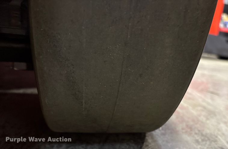 image for item ND9940 2023 Linde HT27CT forklift