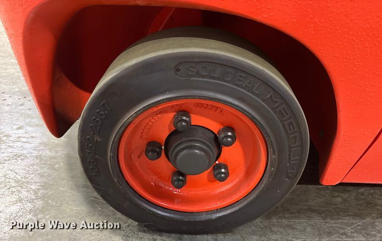 image for item ND9940 2023 Linde HT27CT forklift