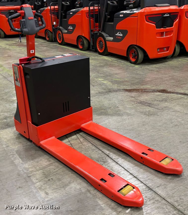 image for item ND9947 2023 Linde MT20 pallet jack