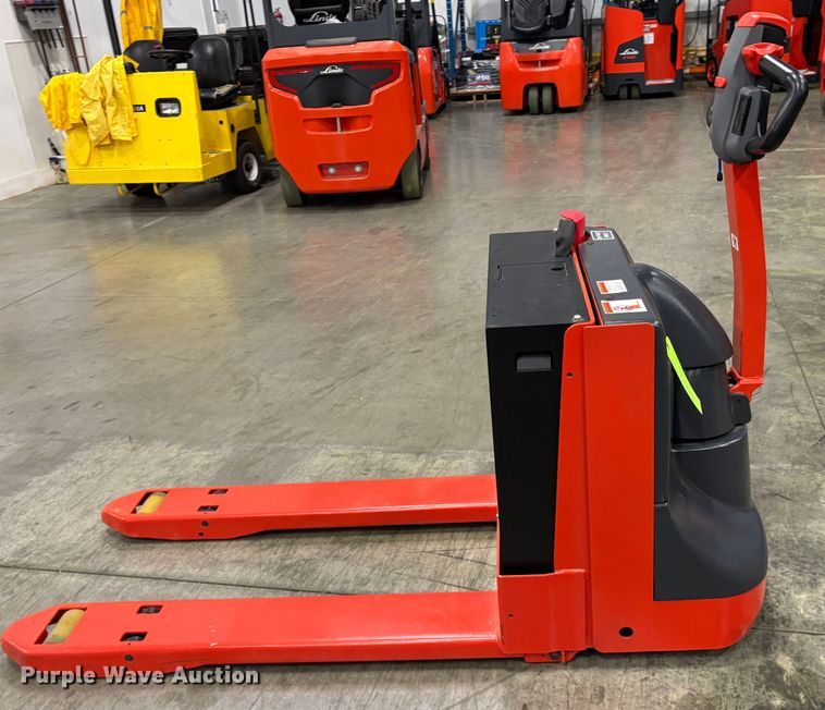 image for item ND9947 2023 Linde MT20 pallet jack