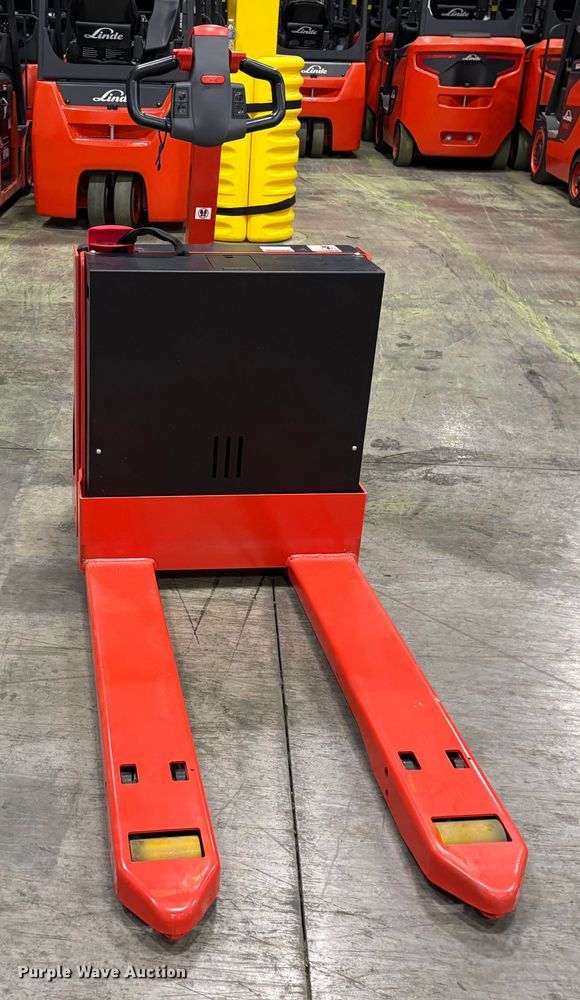 image for item ND9948 2023 Linde MT20 pallet jack