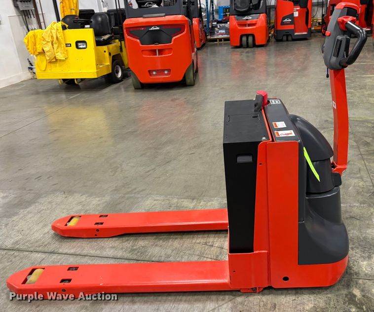 image for item ND9951 2023 Linde MT20 pallet jack